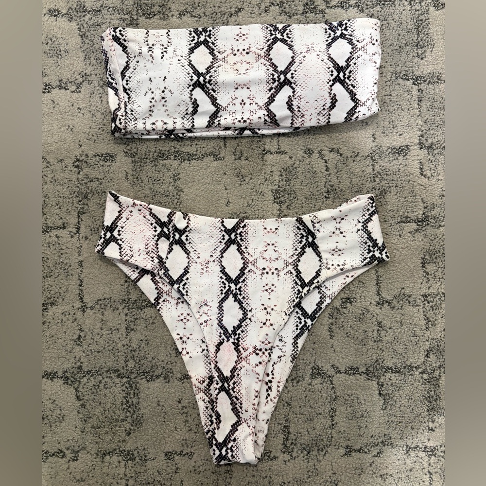 SHEIN Snake Print Bikini - Black and White